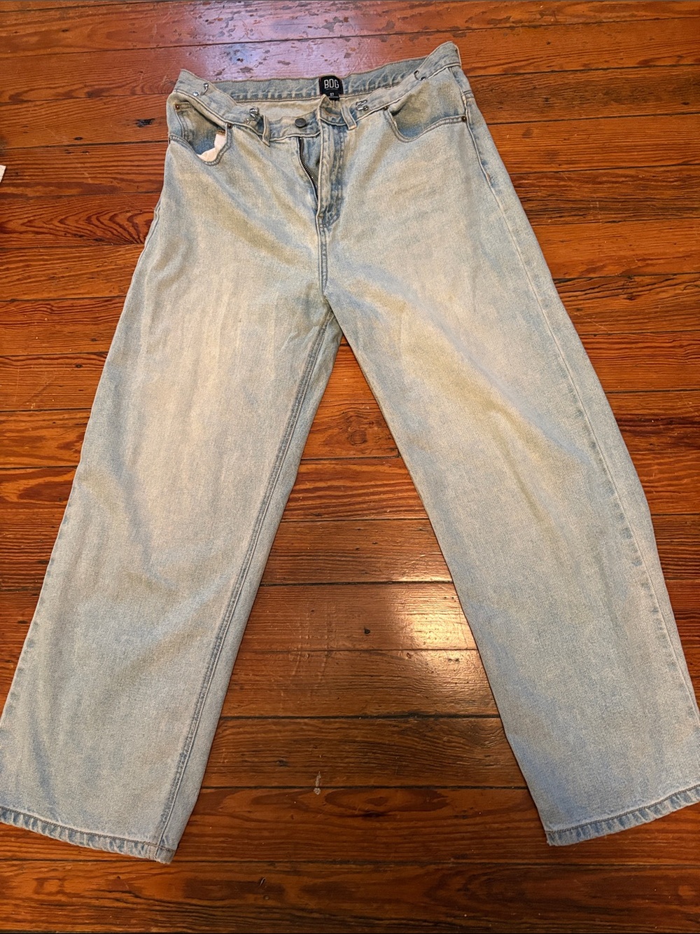BDG Women’s boyfriend jeans light wash